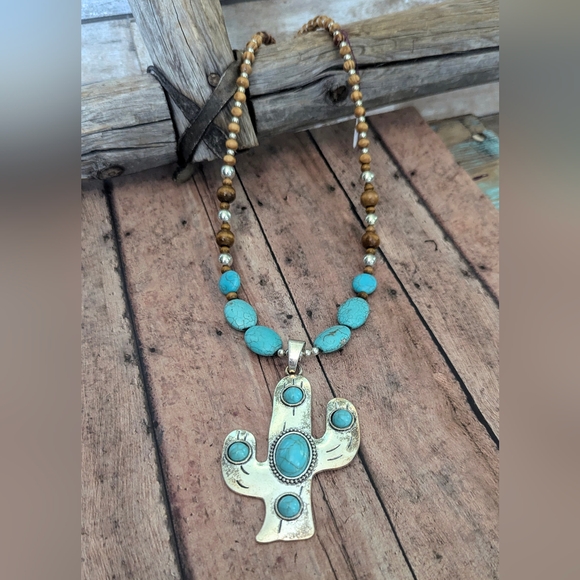 New Original Design Boho Western Beaded W Cactus Pendant - Picture 9 of 9